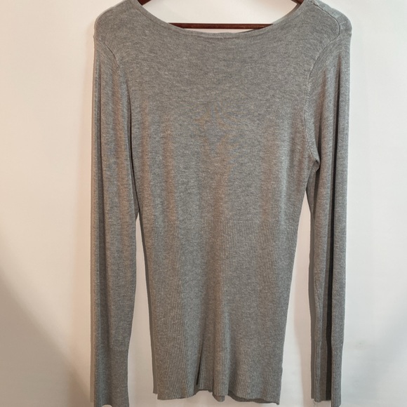 Candie’s - NWOT fitted, long sleeve sweater. Size L - Picture 2 of 8